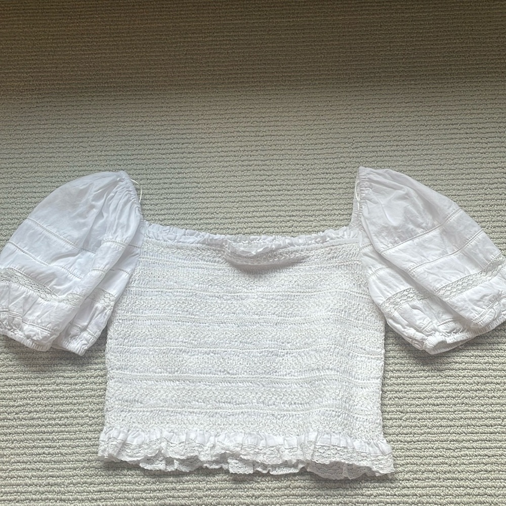 Crop white blouse